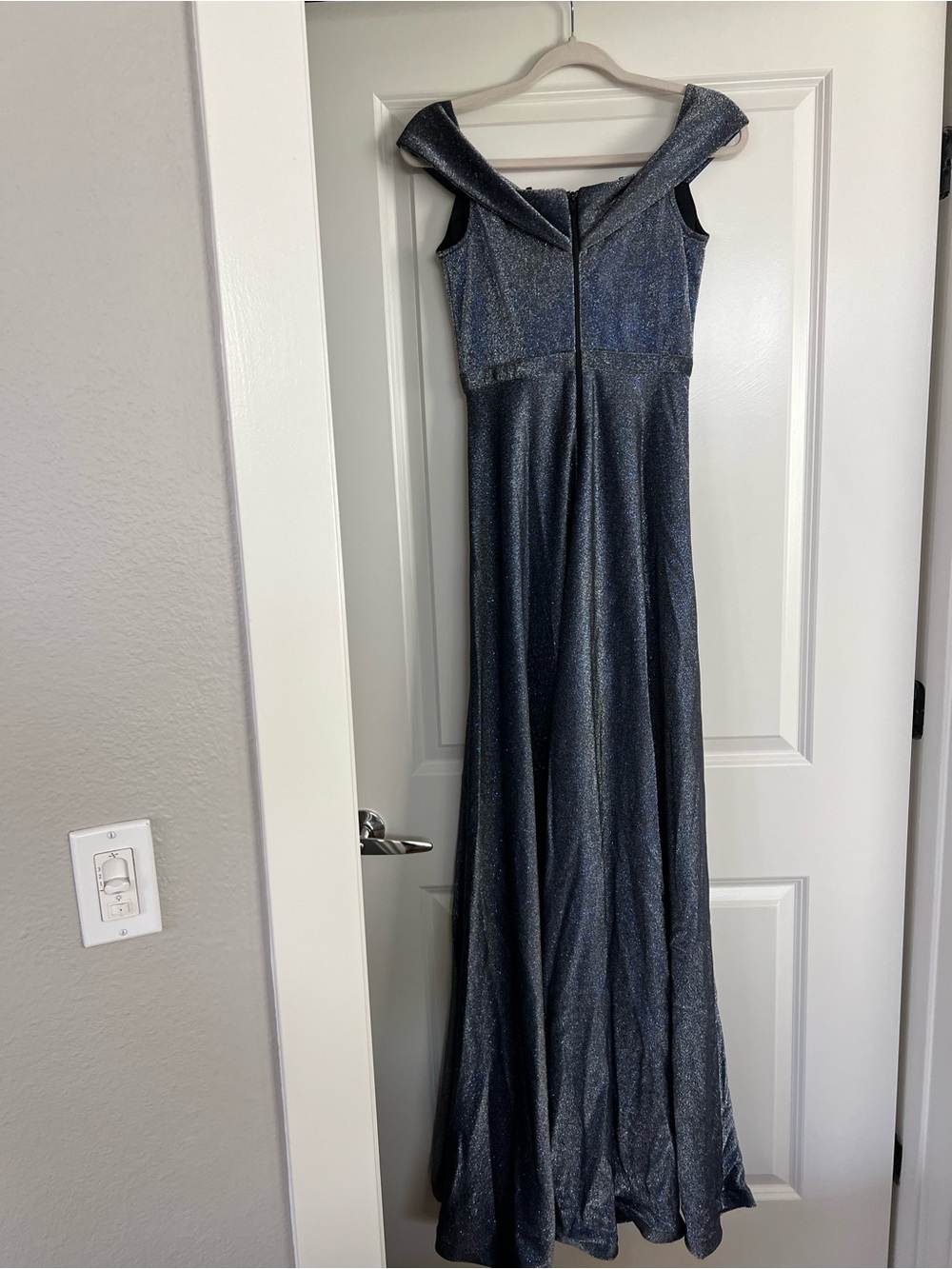 Off-Shoulder Navy Blue Sparkle Evening Gown - size 36 - Picture 4 of 8